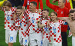 Modric comemora com os companheiros o terceiro lugar da Croácia na Copa do Mundo