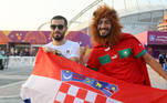 Torcedores de Croácia e Marrocos vão juntos ao estádio acompanhar a disputa do terceiro lugar da Copa