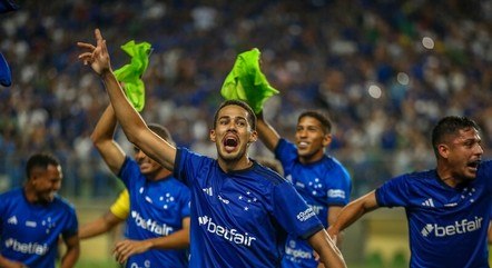 Jogadores do Cruzeiro comemoram a classificação

