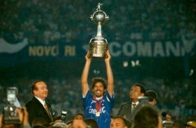Cruzeiro: 7 títulos - Libertadores 1976; Supercopa Libertadores 1991; Supercopa Libertadores 1992; Copa Master da Supercopa 1995; Copa de Ouro Nicolás Leoz; Libertadores 1997 (foto) e Recopa Sul-Americana 1998