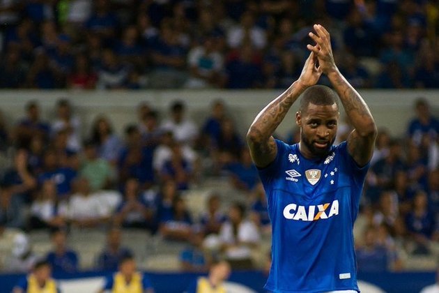 O zagueiro Dedé segue no mesmo caminho do ex-colega de clube. No Cruzeiro entre 2013 e 2021, o jogador ainda precisa receber Dedé: R$ 18,8 milhões do time de Minas Gerais
