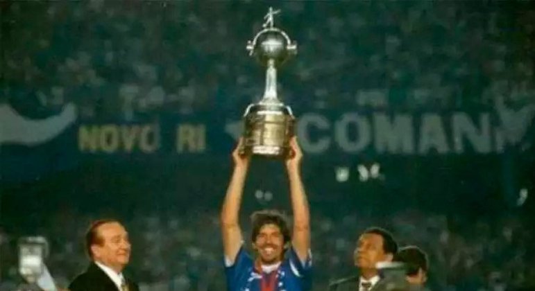Cruzeiro (dois títulos): 1976 e 1997 (foto)