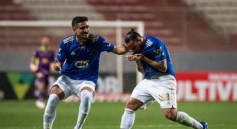 14- Cruzeiro - Valor da marca em 2021: R$ 134 milhões - Valor da marca em 2020: R$ 263 milhões - Variação: -49%