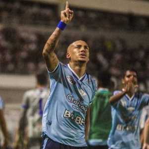 Lucas Barcelos marcou um dos gols do CSA
