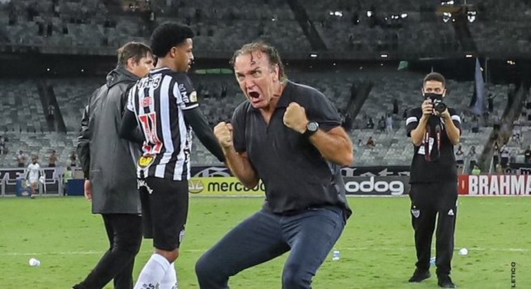 A emoção de Cuca. O Atlético superou o trauma da Libertadores. E quer, como nunca, o Brasileiro
