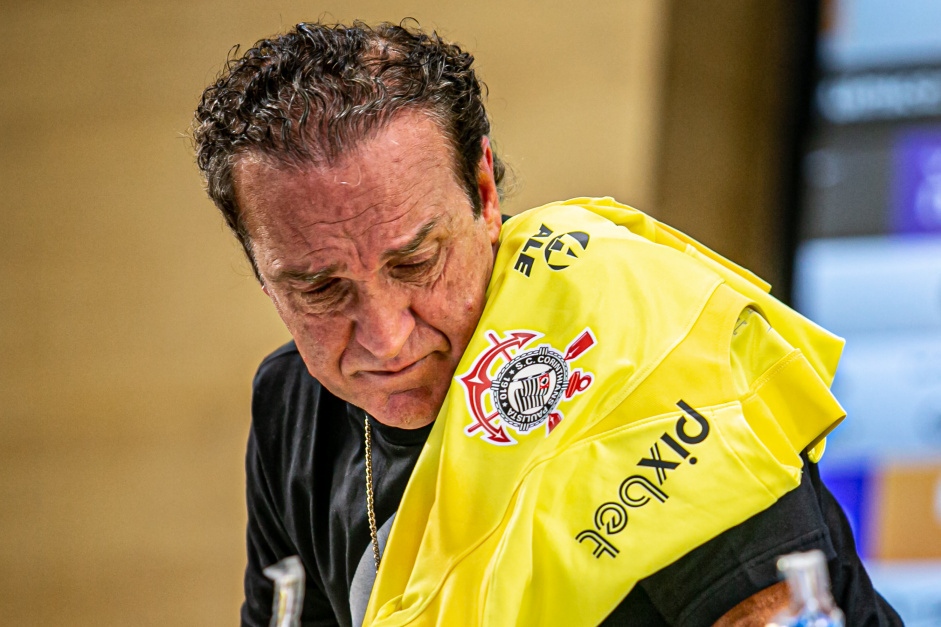 3. Adeus-relâmpago&nbsp;O Brasileirão 2023 colocou Cuca na primeira posição na lista de&nbsp;técnicos com passagem mais rápida na competição — desde o início da era dos pontos corridos. Ele ficou apenas seis dias no Corinthians e superou Mário Sérgio, que ficou nove dias no Botafogo, em 2007• Compartilhe esta notícia pelo WhatsApp