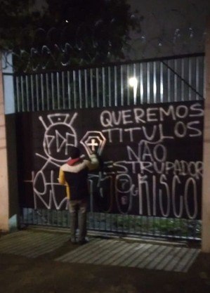 Torcedores fizeram vários protestos desde o anúncio da contratação do treinador