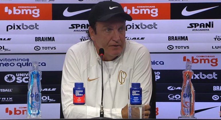Cuca em apresentação pelo Corinthians