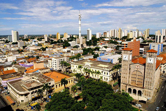 Cuiabá- Quem nasce na capital do Mato Grosso é Cuiabano. A cidade, fundada em 01/01/1719, tem cerca de 650 mil habitantes.