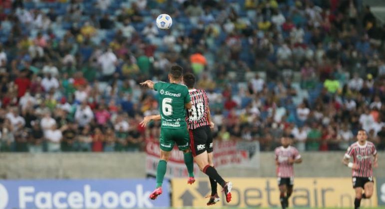 Cuiabá e São Paulo jogaram na noite desta segunda-feira (11), na Arena Pantanal