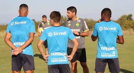Cuiabá treina visando vencer o Palmeiras pelo Brasileirão