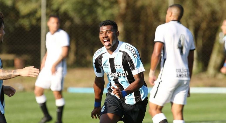 Cuiabano (Grêmio) - Lateral-esquerdo de 18 anos, tem como característica principal a ofensividade e marcou três gols em 18 jogos em 2021.