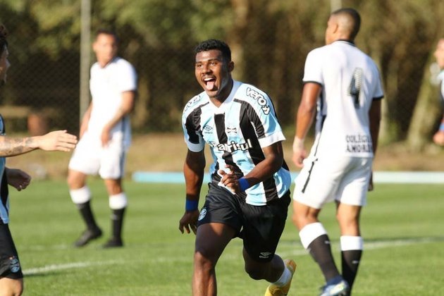 Cuiabano (Grêmio) —- Lateral-esquerdo de 18 anos, tem como característica principal a ofensividade e marcou três gols em 18 jogos em 2021.