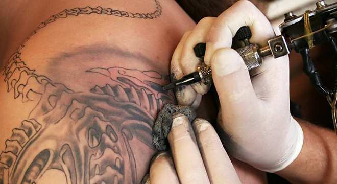 Cuidados com a tatuagem - dicas, ricos, mitos e verdades