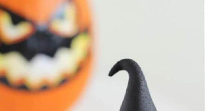 cupcake decorado com chapeuzinho para festa de dia das bruxas 