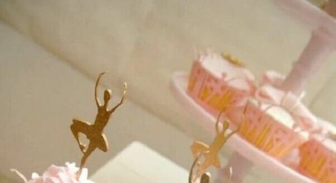 cupcakes personalizados com bailarinas douradas para festa infantil bailarina 