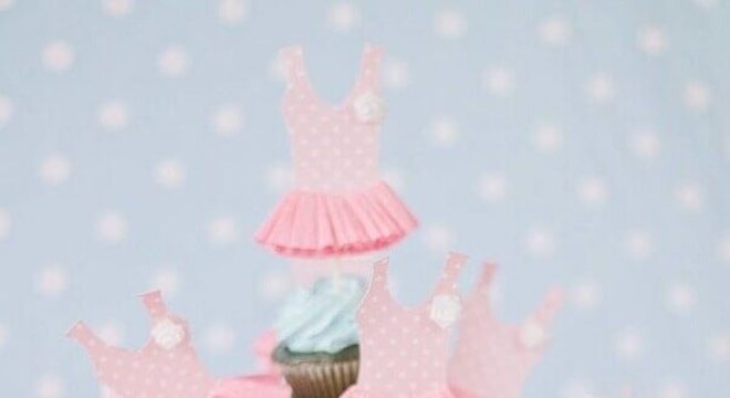 cupcakes personalizados com vestidinhos para festa da bailarina