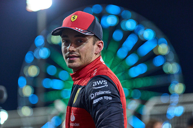 Curiosamente, em abril, Charles Leclerc (foto), piloto da Ferrari, foi assaltado pouco depois de desembarcar na Itália para disputar uma corrida no local. Ele perdeu um relógio de grife, avaliado em R$1,5 milhão. 