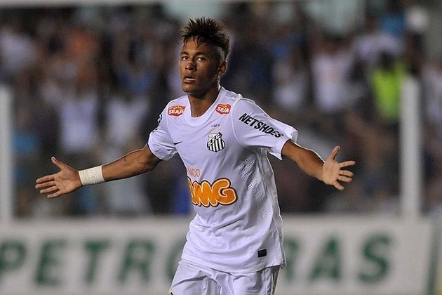 Curiosamente, nenhum dos problemas físicos/lesões de Neymar ocorreu nos tempos de Santos, clube que defendeu de 2009 a 2013, quando se transferiu para o Barcelona e começou a ter lesões. 