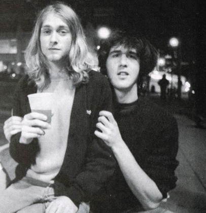 Curiosidade 2: Krist Novoselic demorou anos para aceitar a proposta de Kurt Cobain para formarem uma banda