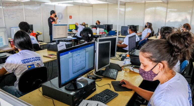 Alunos em sala de aula 