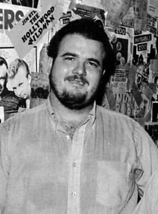 D, Boon - Guitarrista americano da banda Minuteman - Morreu em 22/12/1985 - Acidente de carro. 