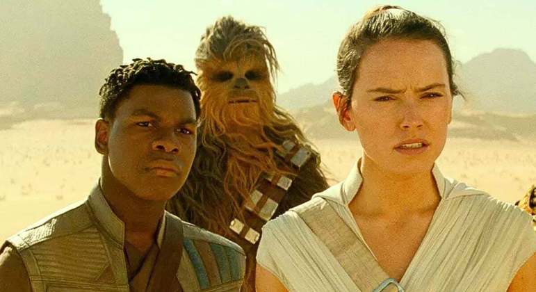 Daisy Ridley e John Boyega em Star Wars