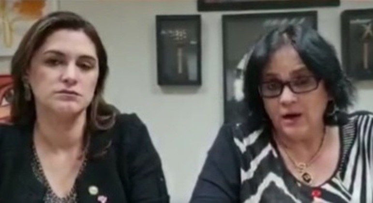 Damares Alves (à direita) publica vídeo em que faz críticas ao deputado Arthur do Val (Podemos)