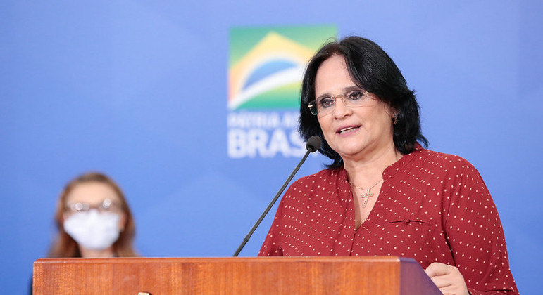 A ministra Damares Alves (Mulher, Família e Direitos Humanos)