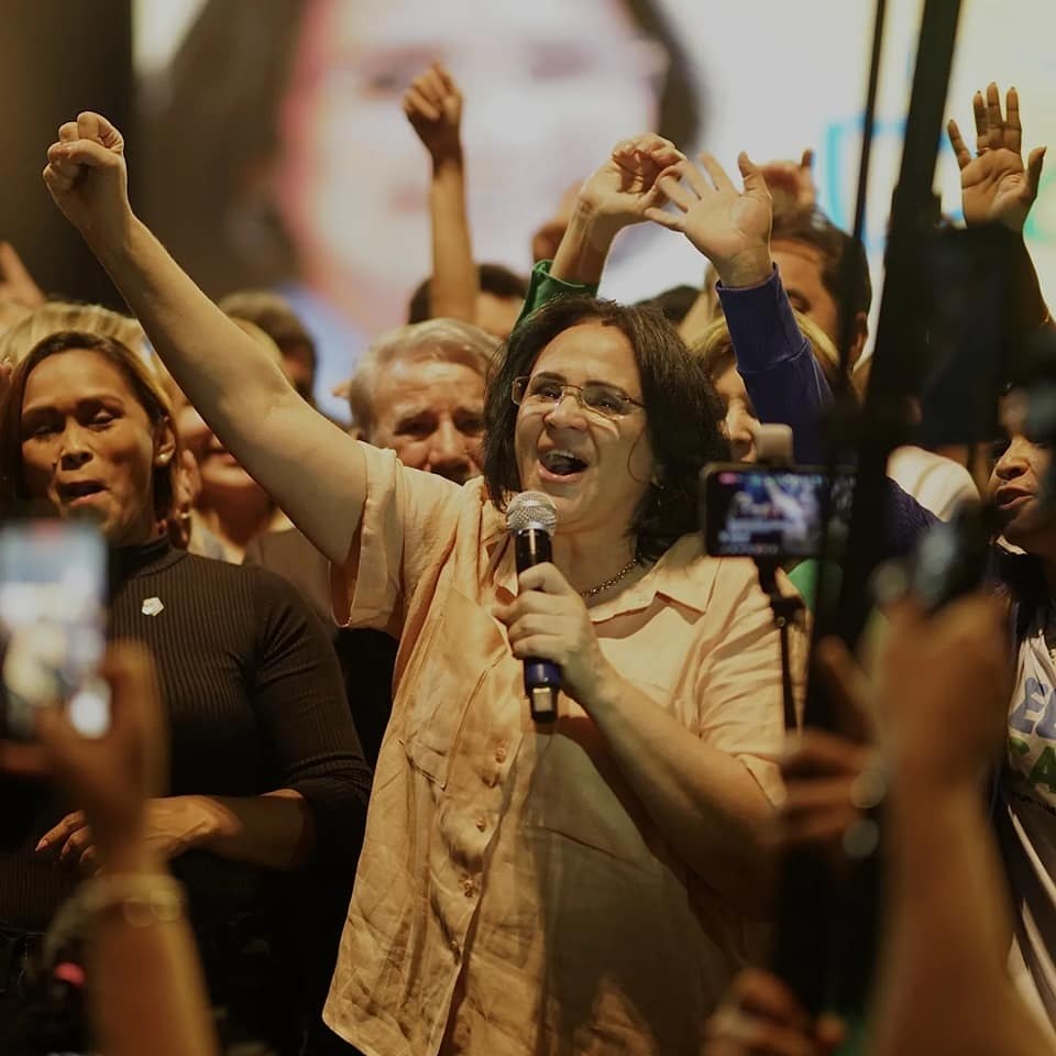 Damares, apoiada por Michelle, vence candidata de Bolsonaro