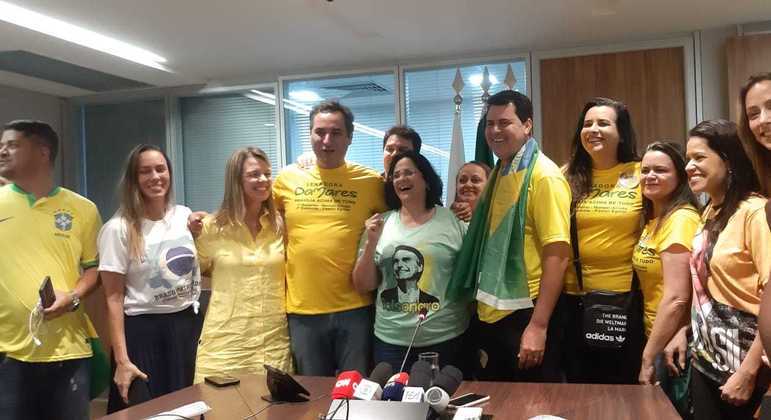 Damares Alves na sede do Republicanos no Distrito Federal, neste domingo (2)