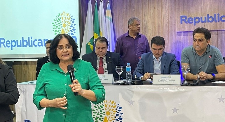 Ex-ministra Damares Alves em evento do Republicanos para informar decisão de lançá-la pré-candidata ao Senado