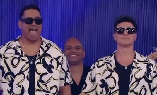Rodrigo Faro homenageia Harmonia do Samba e se veste de Xanddy no Vai dar Namoro; acompanhe! (Reprodução / Record TV)