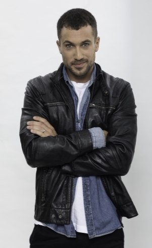 Ricardo Vianna (): Idade: 26 anosProfissão: AtorNasceu e mora no Rio de Janeiro (RJ)