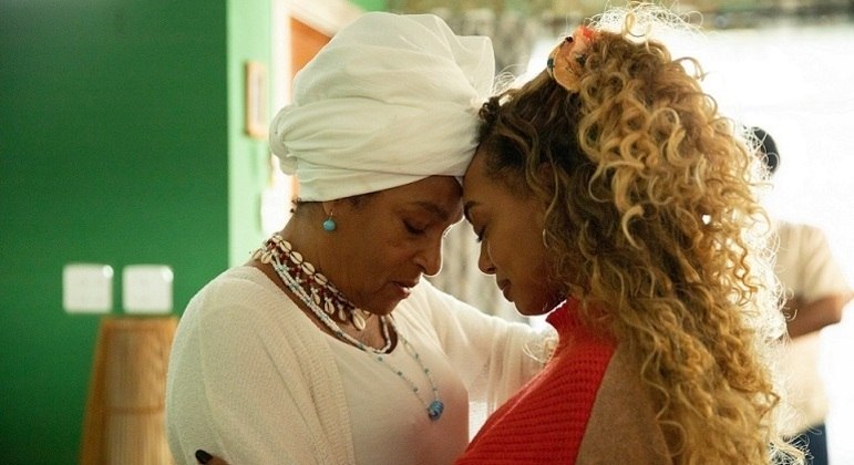 Dandara Mariana e Elisa Lucinda em cena da série "Não Foi Minha Culpa"