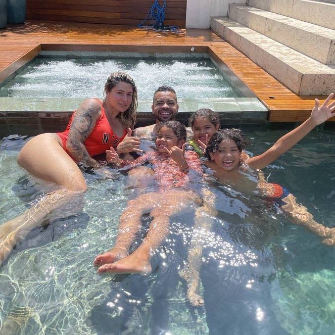 Dani e Dentinho se casaram em 2012 e viveram por quase 10 anos na Ucrânia