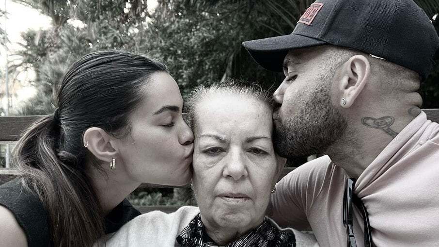 "Estava me enganando enquanto minha mãe morria." Daniel estava na Espanha pela grave doença da sogra 