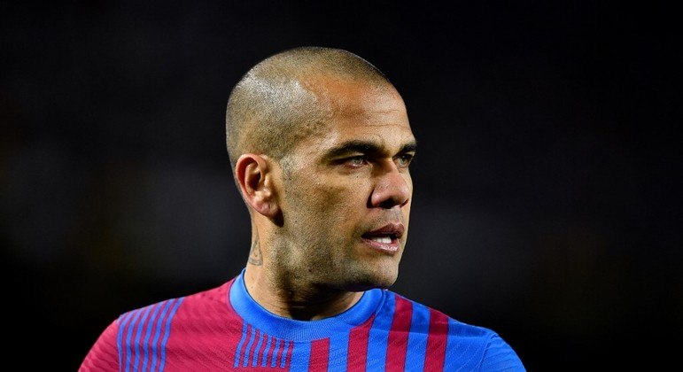 Daniel Alves foi detido em Barcelona acusado de  abuso sexual