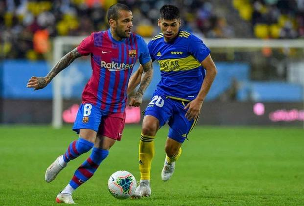 Daniel Alves (Barcelona - lateral-direito - 38 anos): Jogador com mais títulos no futebol mundial, Daniel Alves foi campeão por onde passou: Bahia, Sevilla, São Paulo, Barcelona, Juventus, PSG e seleção brasileira. Após atuar pelo Tricolor, retornou à Catalunha para ajudar no processo de reformulação do Barça