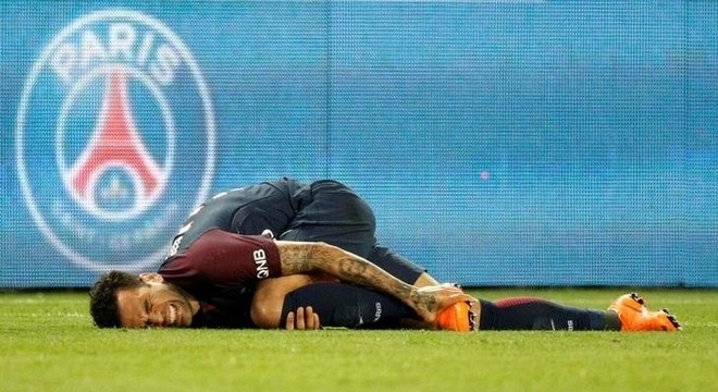 Saiba tudo sobre a lesão no joelho direito de Daniel Alves - Notícias - R7  Saúde