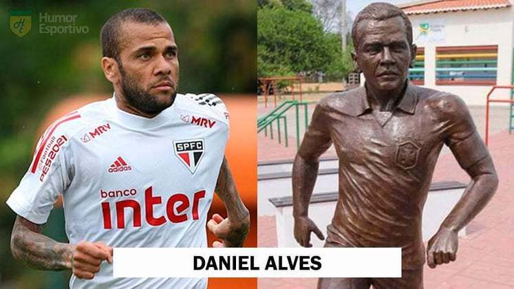 Daniel Alves foi homenageado e teve uma estátua inaugurada em sua cidade natal, Juazeiro-BA. Porém, a obra criada pelo artista Léo Santana acabou virando meme nas redes sociais pois, segundo alguns internautas, a escultura não se parece com o lateral.