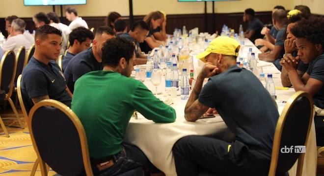 A conversa de Daniel Alves e Neymar foi fundamental para a paz na Seleção