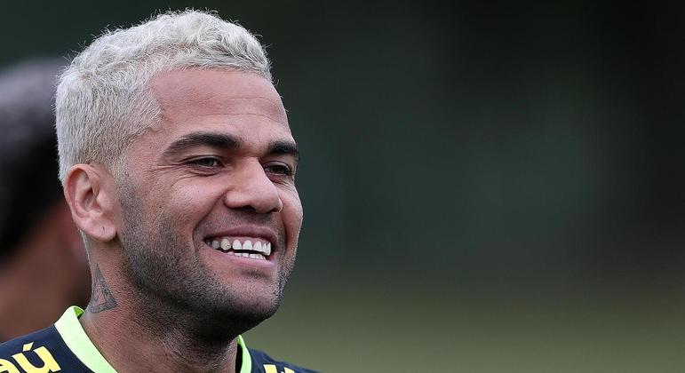 Daniel Alves foi preso preventivamente por acusação de estupro em Barcelona