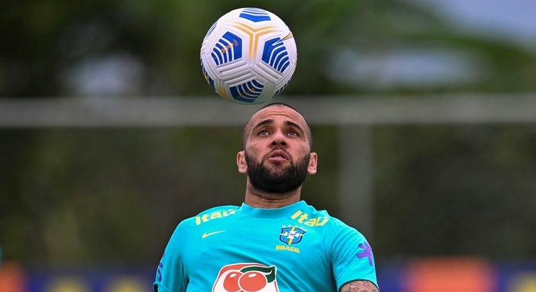 Uma das últimas partidas de Daniel Alves antes de ser preso foi pela seleção brasileira, na Copa do Mundo 2022
