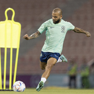 Daniel Alves tem a confiança do técnico Tite na seleção brasileira