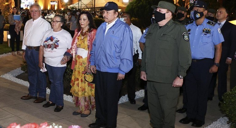 Daniel Ortega e Rosario Murillo foram reeleitos em 2021 com 75% dos votos