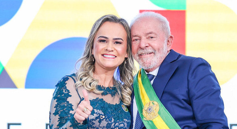 Daniela do Waguinho toma posse no cargo de ministra do Turismo em evento, em Brasília