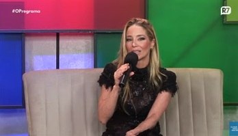 Danielle Winits se emociona ao falar de André Gonçalves em A Fazenda 15 (Reprodução/YouTube)