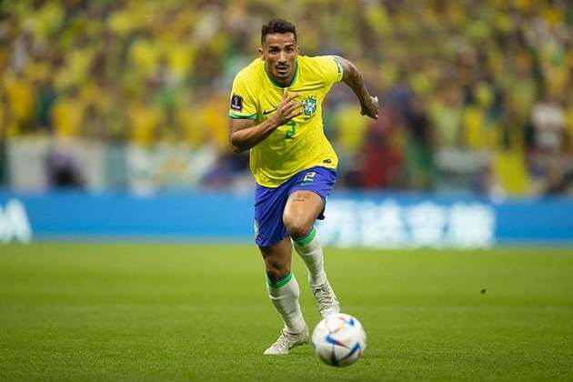 Danilo também sentiu dores e preocupa a Seleção Brasileira.