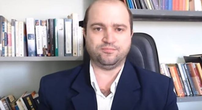O maestro Dante Mantovani, de 35 anos, foi reconduzido à presidência da Funarte